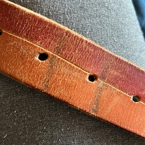 🔹 EuroMetal Two Tone Leather Belt with Brass Buckle - Picture 4 of 7